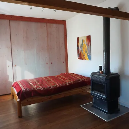 Gemuetliche Kuenstlerwohnung Mit Grosser Dachterrasse