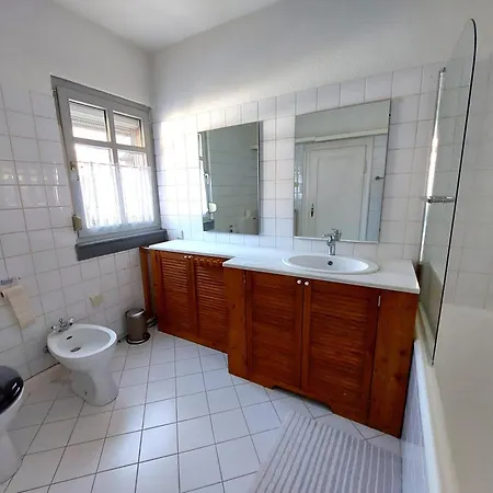 Апартаменты Gemuetliche Kuenstlerwohnung Mit Grosser Dachterrasse *
