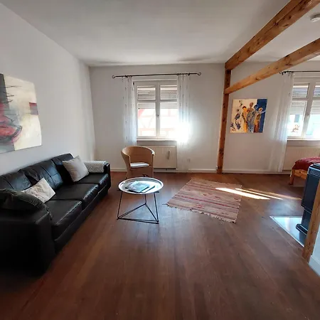 Gemuetliche Kuenstlerwohnung Mit Grosser Dachterrasse *