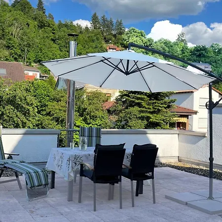Gemuetliche Kuenstlerwohnung Mit Grosser Dachterrasse Апартаменты
